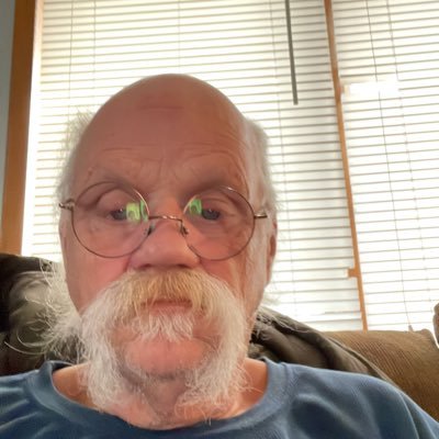 live in raytown look for some one close to see and have fun I’m 66 years old white and love to eat pussy