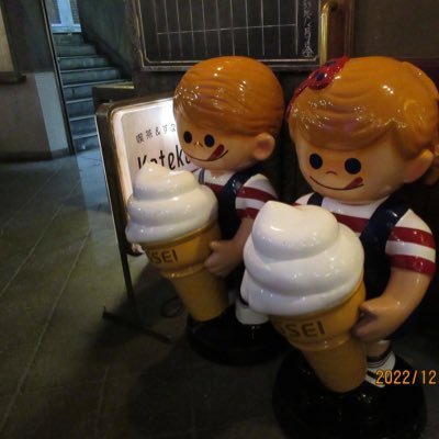 chrtd0202's profile picture. やりたいこと多い人生。ラジオ番組つくったり、本の出版も、カフェも開業もしてみたい人生。