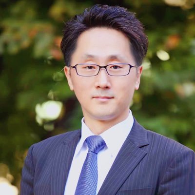 「笑顔をつくる、心をつなぐ」 SMHCは、単なるIT提供ではなく、 持続可能な価値と“笑顔が続く仕組み”を創出する集団です。 未来・夢・世界を見据え、国際感覚と技術を融合した ソリューションで社会に貢献します。