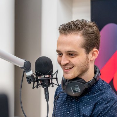 Radiomaker
| Pretpark en themapark liefhebber
| Vlogger (https://t.co/vTmUzkSdVh)
| Podcaster @pretparkland
| Filosoof & Media-Ethicus