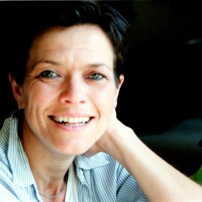 mightyrodan's profile picture. Ho imparato a sognare viaggiando in incognito e parlando con la luna.
p.28