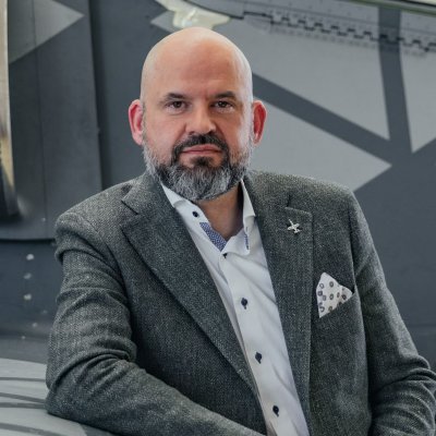 SotonaViktor's profile picture. Generální ředitel @AERO_Vodochody | Nadšený fotograf | Příležitostný turista