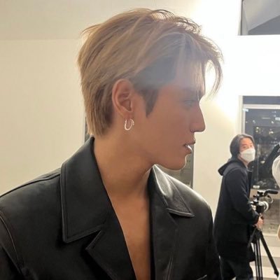 #LOVE_THEORY fan acc JUST TAEYONG