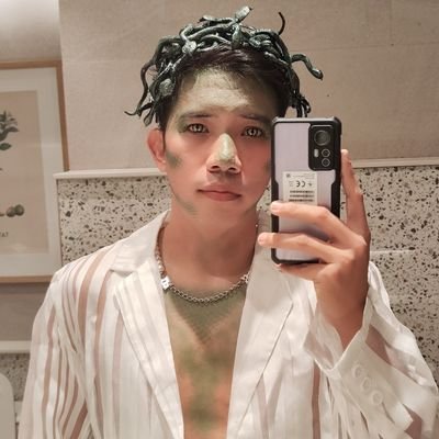 Bathroom Singer 🎙️| Capri♑ | 5'8