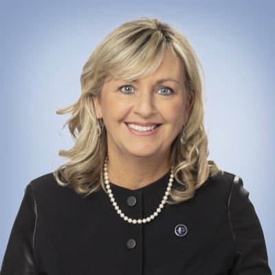 Ministre des Affaires municipales, ministre responsable de la région du Saguenay-Lac-Saint-Jean et députée de Chicoutimi.