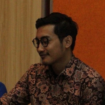 become a human who humanizes humans 😇 | food hunter | love anime + mcu movie 🤝 | Man United fans