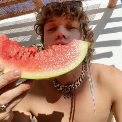 rassega_elenaa's profile picture. ♉︎