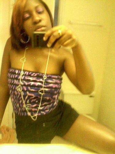#TeamTAKEN , #TeamAries , #TeamDarkskinn , #TeamThick 
' The name be Bre ; wanna know more just hit that #FOLLOW BUTTON !