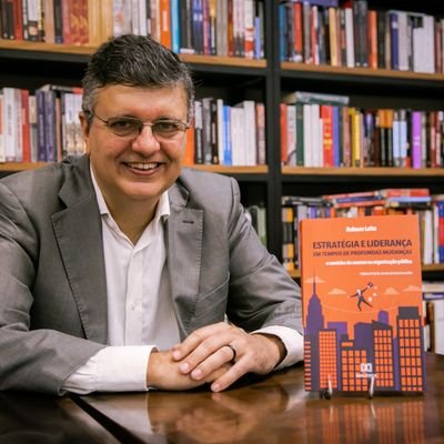 Professor, escritor, palestrante, Msc Gestão e Estratégia/UFRRJ, vencedor do prêmio SBAP 2019 e autor do livro Estratégia e Liderança em tempos de... (linktree)