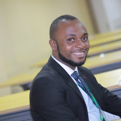 I help young professionals build digital products + launch an online business to scale their income | Believer in Christ