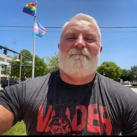 walkerbryan401's profile picture. Medical doctor, orthopedic surgeon, lover of the United States of America, single. I'm looking forward to meeting new people and making new friends here.