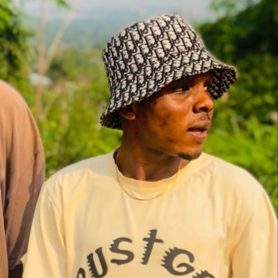 promiseakise's profile picture. calm nerves 😌 go with the flow