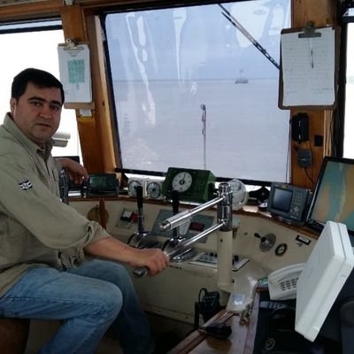 Jesús , Capitán de mi barco.  Egresado de la Univ. del Mar (E.F.O.M.M.). Rio de Janeiro. Postgraduado en Okinawa-Japón . Capitán  de Ultramar.