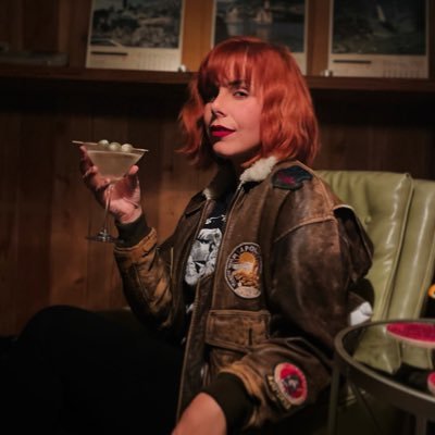 scarlit_witch's profile picture. Writer, professor, lover of nature, and master of dungeons