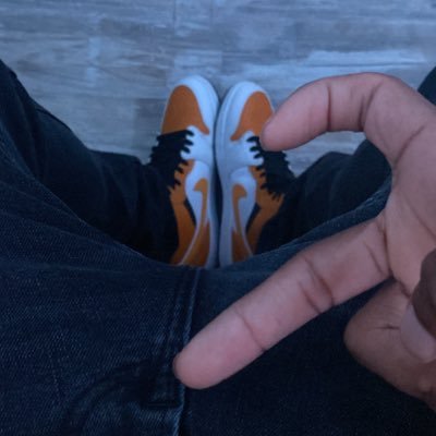 if u some fine shxt hit the dm-I’m responding 😮💨