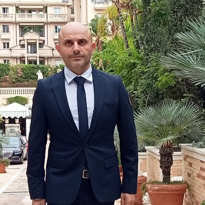 صاحب مؤسسة ابحاث قانونية - مستشار اعلامي و علاقات عامة President for legal foundation abroad (Account is reactivated in Dec 2018)