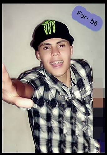 MrJoh7  , Garotto simpáttico , alegre , estroverttido , amiigo , conpanheiro , frio , carinhoso , romântico , conselheiro , feio mais cheroso rs ! ME CONHEÇA