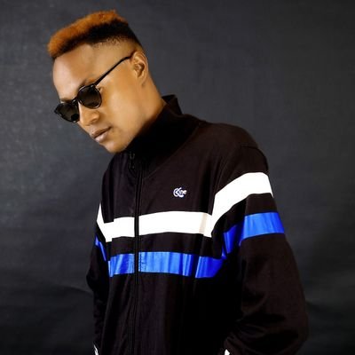 Artiste / song writer
For bookings :- 07010145025 , cupanaslimbeezy@gmail.com