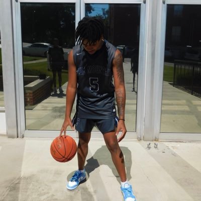 adencasey5's profile picture. 