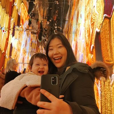 Lover of language and life in general! Born in 🇹🇼 Grew up🇳🇿 Currently in🇬🇧 Married to a 🇷🇴 Mother of one 👶 Also speaks🇯🇵🇭🇰 Yep that's summed up me!