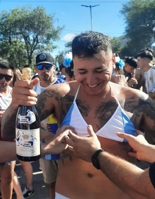 Cuenta Oficial Cuervo Mosca. Podrán imitarme igualarme jamás.