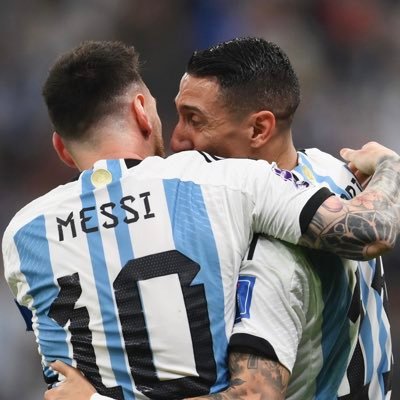 arminreva's profile picture. ¡Basta de silencios!¡Gritad con cien mil lenguas! porque, por haber callado, ¡el mundo está podrido!. Sta. Catalina de Siena