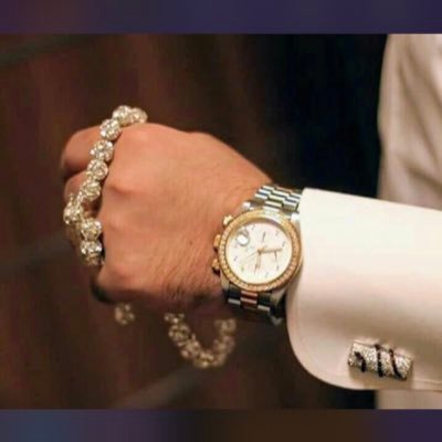 .. والي يبي المجد يتبعني على الجره (اخو ساره ونوره ) احب الكفو واحب الكريم واحب المطنوخ