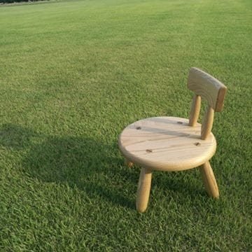 yu_bokusha's profile picture. 国産の栗の木にこだわり、無垢の家具を作り続ける静岡県藤枝市にある家具メーカー。
栗の木は枕木に使われた程、耐久性、耐水性に優れ、その上軽い。また、味わい深い木目。使い続け、少しずつの変化を愉しめる家具を、丁寧に作り続けています。