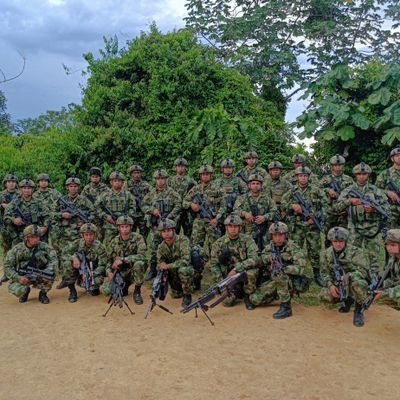 amo a Colombia y sus fuerzas militares y de policía, Uribista al 100% Enemigo de la izq. siempre de derecha !