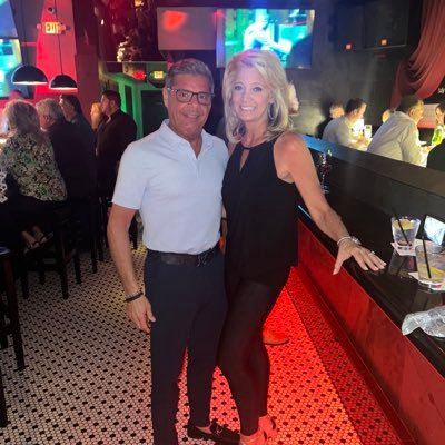 Happily married, 4 amazing kids, restaurateur. Proud 🇺🇸with 🇬🇷roots. 🏒🧇🍳🥓🥞☕️