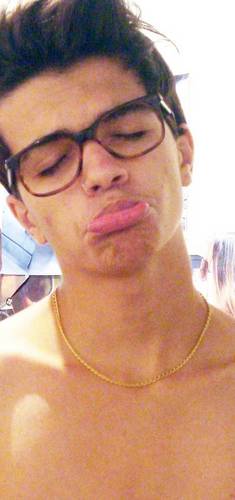 Oi Prazer Augusto Matarazzo sou dono dos twitteres  @euciumenta @maniadoamor @fatodeamar @soatitudes @garotodevidro