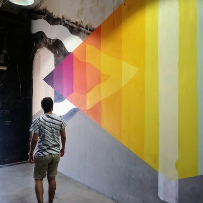 lmartinezlo's profile picture. Verre à moitié plein