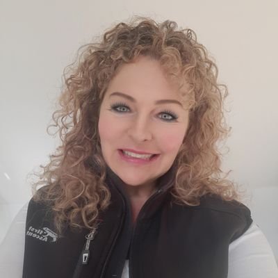 monsisanywhere's profile picture. Global citizen with a gypsy heart. Lucky in love with a passion for the sea, syn, surf and cocktails!