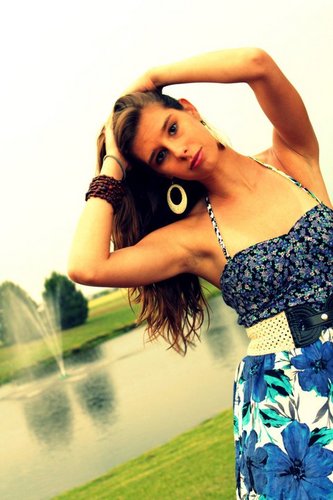 tiafrazell's profile picture. hi my name is tianna frazell. im 16 and fun and crazy! i love sports but i want to some day play college  volleyball for Texas! and become a physical therapist!