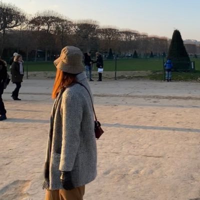 Interne de médecine générale, sportive à mes heures perdues, sériesaddict, adepte des soirées🍷 & 🧀 , in love de ma bestie ✨