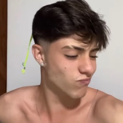 putodalara's profile picture. 