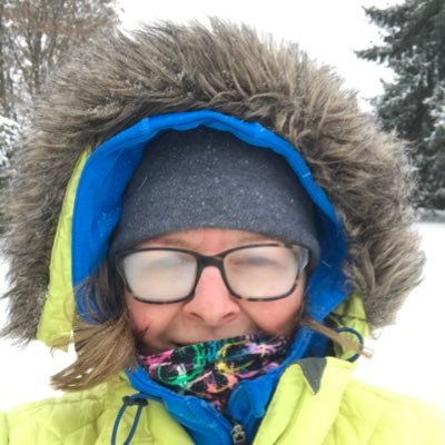 sewgirl22's profile picture. ♌️ love winter ❄️          read, sew, quilt