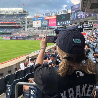 @yankees enjoyer & dr pepper enthusiast | f&m ‘25 | she/they | 21