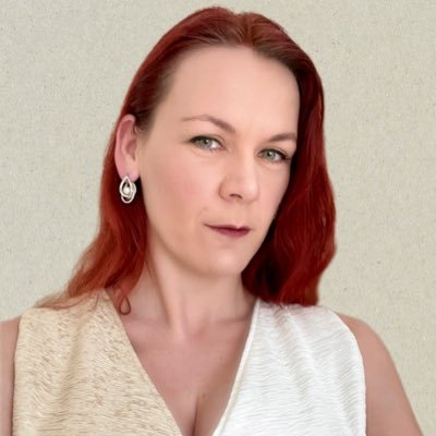 Vivienne with good vibes 😈 All #shades of #fetish 👣⛓🕯💉🚽 🚬👄💨 #BDSM Psychologie #NSFW polyamor #Gamerin verheiratet #pan chronisch krank 😷🍋