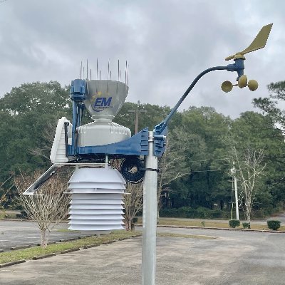 Providing real-time weather data for Santa Rosa County EOC and surrounding communities.