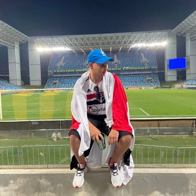@saopaulofc Entre brigar e bater o pênalti, eu prefiro ajudar na briga 🇾🇪