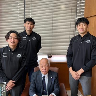 みなかみ町 議会議員 〘町民の声を町政に届けます〙 中京大学 体育学部卒業。 妻・姉・犬1匹🐶沼田市に娘夫婦・孫2人《男》・犬1匹🐶故郷のみなかみ町を活気ある、魅力ある町にしていくため、初心を忘れる事なく頑張ります!好きなアスリー MINAKAM TOWN.EXE ※DMや返信はご対応出来かねます