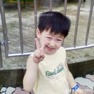 heezhooz's profile picture. 