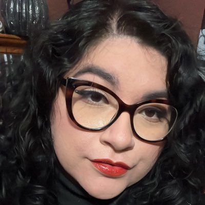 hi my name is carmen. 26♌️♐️♑️. i’m weird but at least I’m entertaining. IG:carmz_reds