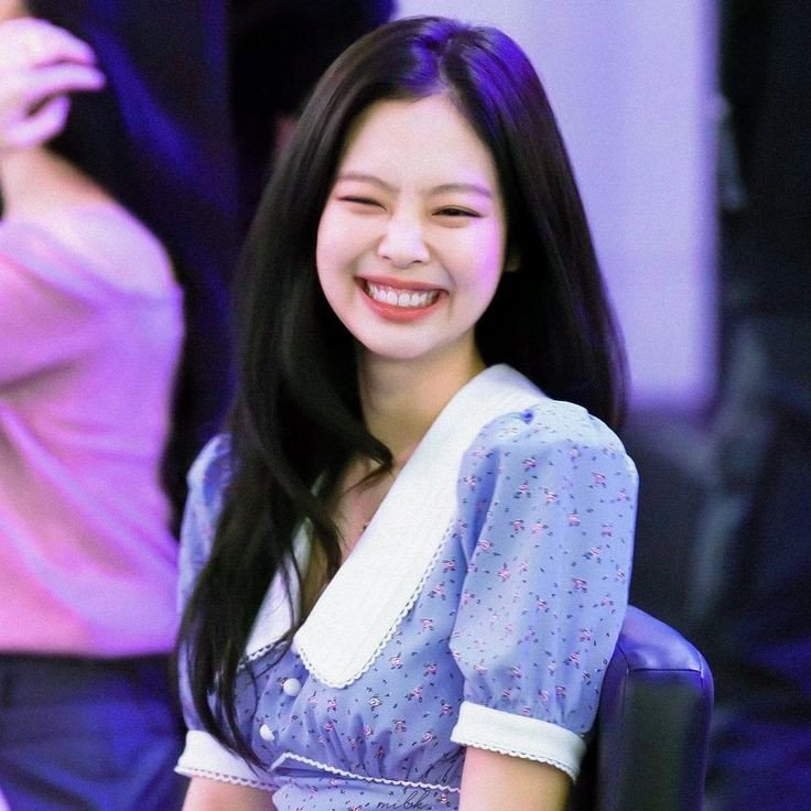 #⃟𝐔𝐍𝐑𝐄𝐀𝐋 ─ Flowing with charming and classy vibes, but a total cutie inside. 𝐉𝐞𝐧𝐧𝐢𝐞𝐊𝐢𝐦 has a mandu cheeks and gummy smile.
♡ˎˊ˗ Lrp