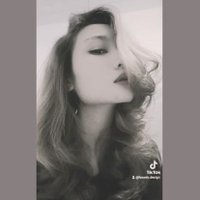 Lưu Ly (@foxenicdesign) 's Twitter Profile
