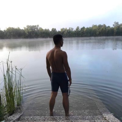 omlong5's profile picture. simple