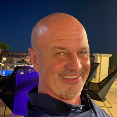 Global Sales & Marketing Director, Airport and Airline software @adbsafegate #aviation fan and Rugby Union follower... thoughts are my own #avgeek #rugby