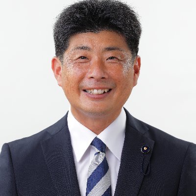 前奈良県議会議員。現在51歳です。大和高田市の市議会議員を３期11年つとめ、2010年夏の参議院選挙の候補者として取り組み、2011年の一斉地方選挙では皆様のお力添えで県政へ押し上げていただき３期務めました。市民の声がまっすぐ届く政治を目指してがんばります！