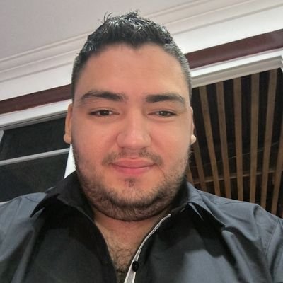 davidve502's profile picture. 